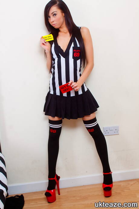 UK Teaze are proud to present you with xxx pics featuring Lexi exhibit amazing body