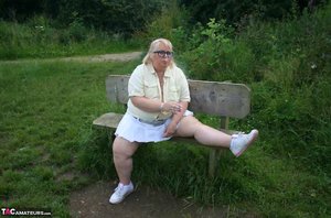 TAC Amateurs are pleased to offer you a free pics featuring Lexie Cummings in masturbating porn