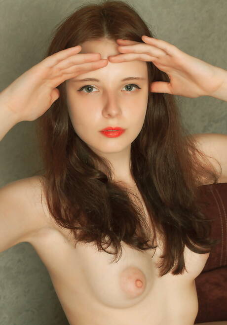 Rylsky Art invite you to explore free xxx photos featuring Sienna unveiling beautiful form